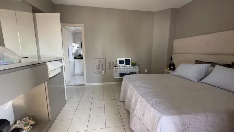 Imagem Apartamento Quadra Mar com 2 dormitórios à venda no Centro de Balneário Camboriú