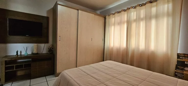 Imagem Casa à Venda,300 m2 , 3 dormitórios(1 suíte), 2 Vagas , Trindade, Florianópolis, SC