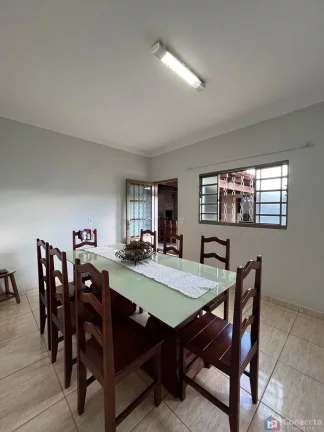 Imagem Casa à Venda no Alto Limoeiro em Patos de Minas-MG com 3 Quartos e 308m² Imóvel com Suíte, Arquitetura Moderna e Localização Privilegiada