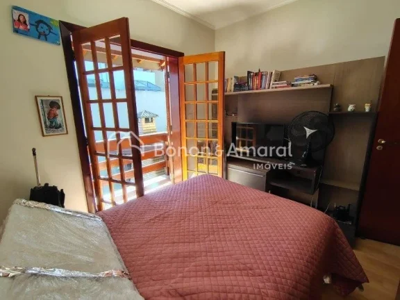 Imagem Linda casa à venda em Valinhos, situada em um condomínio tranquilo e com excelente localização. ...