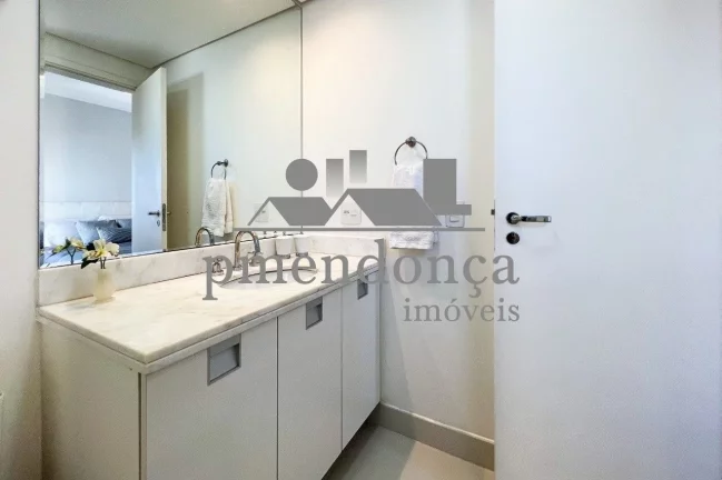 Imagem Apartamento mobiliado em Perdizes com 86,60m², 2 suÍtes e 3 vagas demarcadas.