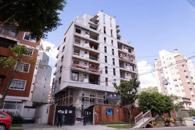 Imagem Apartamento 3 suítes e 2 vagas de garagem no bairro Juvevê