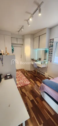 Imagem Linda Casa de Esquina, Toda Mobiliada - Oportunidade Imperdível!