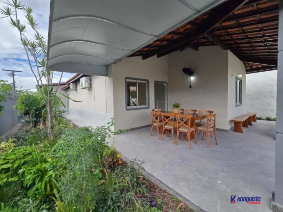 Imagem VENDO CASA 5/4 SENDO TRÊS COM SUITE