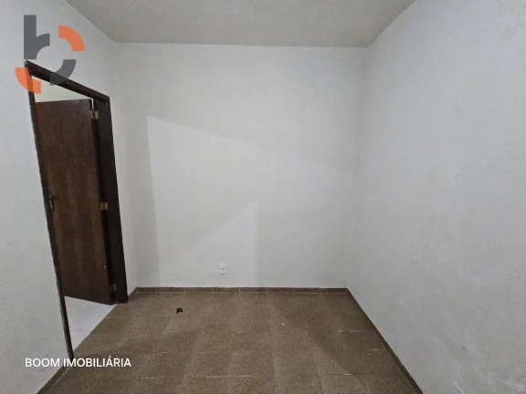 Imagem Apartamento Térreo no Centro de NI: Silêncio e Conveniência a um Passo de Tudo