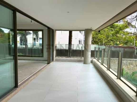 Imagem Imperdível: Apartamento de Alto Padrão com 3 Suítes no Jardim América, São Paulo - 239m², 3 Vagas. Venha Conferir!