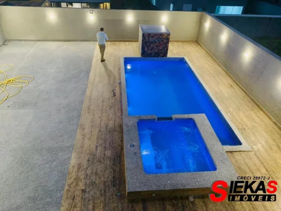 Imagem Casa de luxo em condomínio à venda em Mogi das Cruzes: 4 quartos, 1 suíte, 3 salas, 4 banheiros, 3 vagas, 300m².