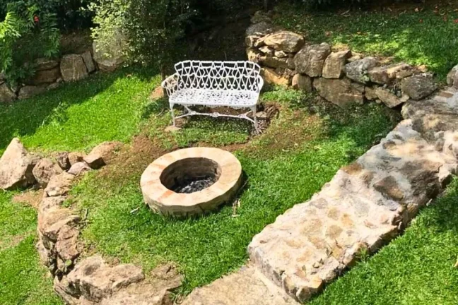 Imagem Casa Rústica de Montanha com Vista Aberta a 1.450 m de Altitude em São Bento do Sapucaí