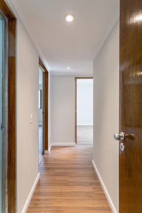 Imagem Apartamento 137M² Reformado, 3Q, 1 Suíte, 2 Banheiros, 1 Vaga, Sol da Manhã, Banheira, Academia, Salão de Festas, Área Verde, Armários.