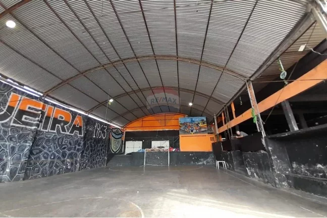 Imagem Galpão com 987 m² no bairro de Quintino no Rio de Janeiro