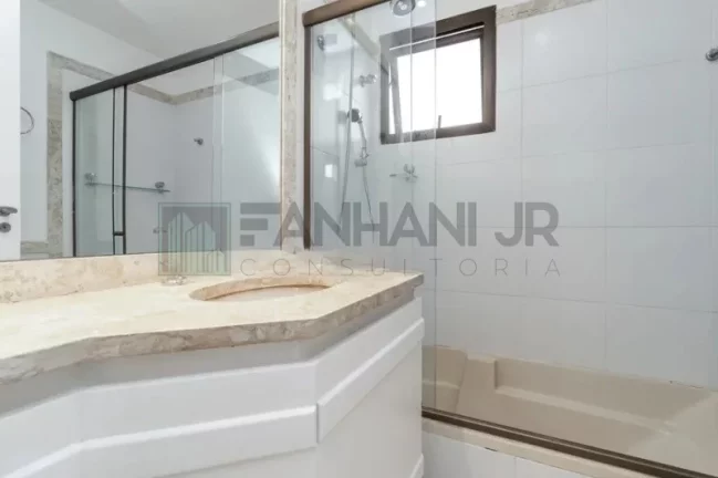 Imagem Venha conhecer este incrível apartamento com 3 quartos e 4 banheiros para alugar, com 225m² de pura sofisticação e conforto! Recentemente reformado,