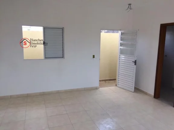 Imagem Excelente oportunidade à Venda, studio com 40 m , banheiro e quintal com Área de serviço nos fundos. Ótima localização com rua tranquila.