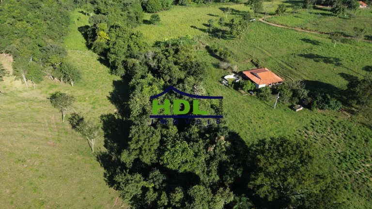 Imagem Chácara com córrego no meio 1 Alqueire e 5 Lts 100 kms de Goiânia