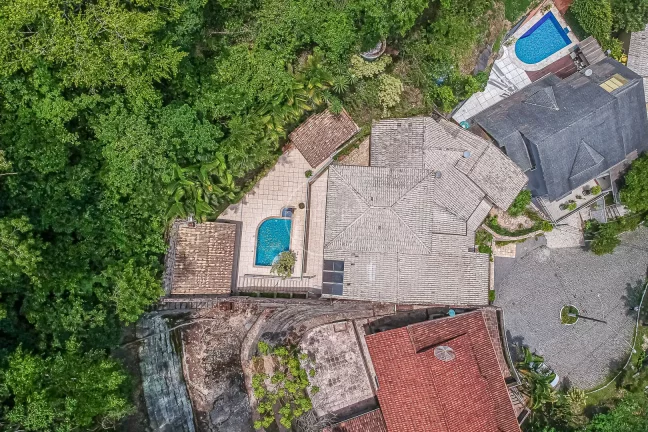 Imagem CASA de 5 DORMITÓRIOS em NITEROI - R$ 1.100.000