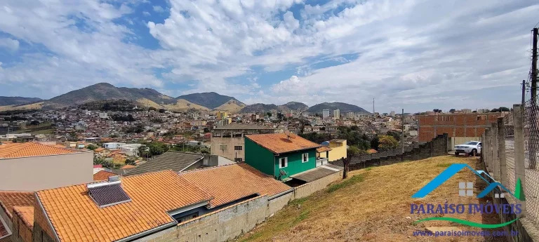 Oportunidade Única: Terreno Comercial em Avenida de Grande Fluxo!