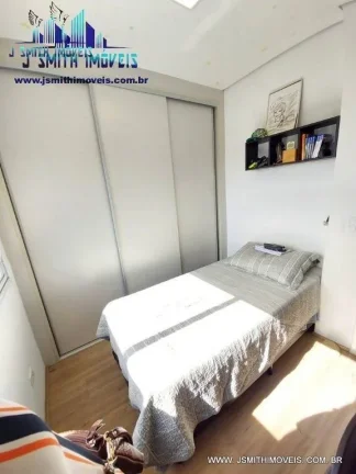 Imagem Charmosa residência com 3 dormitórios sendo 1 suíte com closet em condomínio fechado com traços...