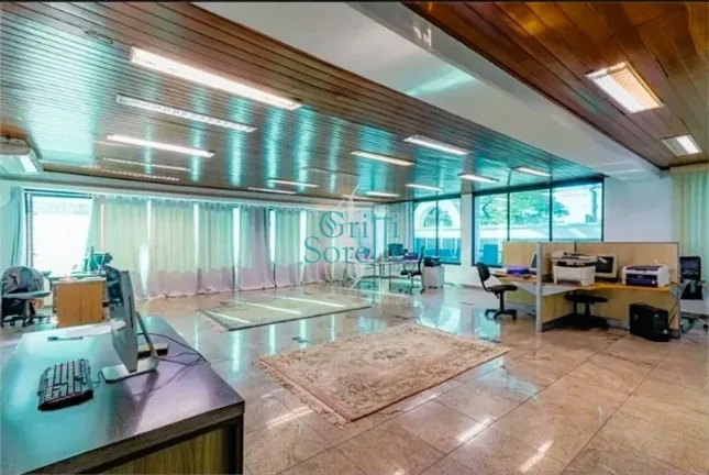 Imagem Sobrado Triplex para Alugar em Jardim Everest - São Paulo/SP.