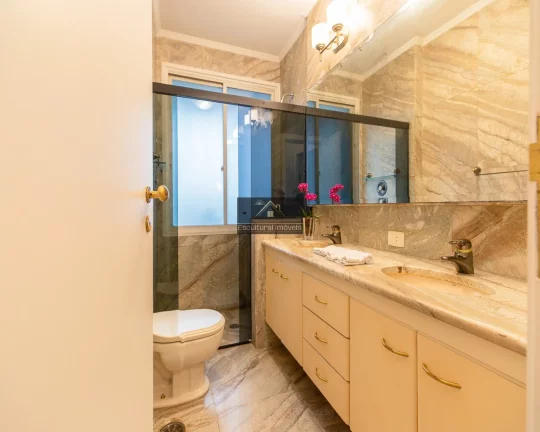 Imagem SINÔNIMO DE MORAR BEM APARTAMENTO 411,00 M 4 SUÍTES SALA 4 AMBIENTES TERRAÇO VISTA EXUBERANTE COZINHA IMÓVEL REPLETO DE ARMÁRIOS 3 VAGAS LAZER