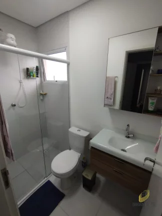 Imagem Casa em Condomínio à Venda em Cotia-SP, com 3 Quartos sendo 1 Suíte, 2 Salas, 3 Banheiros, 2 Vagas, 86m².