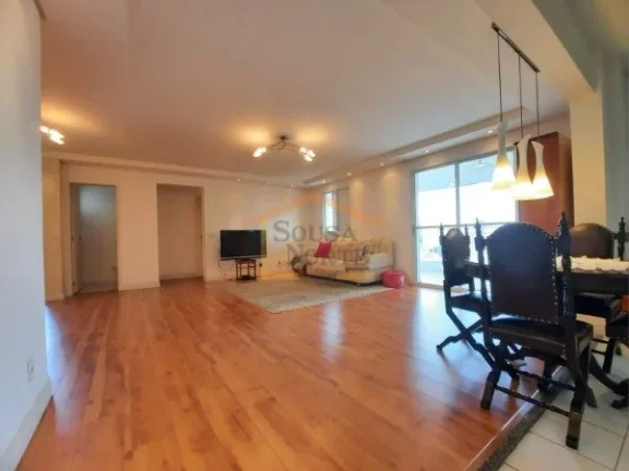 Imagem Apartamento resultante da junção de duas unidades com 183 m², 3 dormitórios, sendo 3 suites, 3 b...