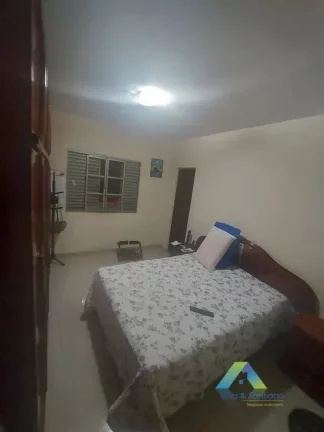Imagem Sobrado com 309M². 04 quartos e 02 vagas a venda R$ 600 - cidade Domitila -sp