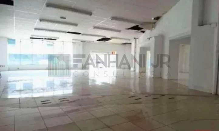 Imagem Excelente oportunidade: Casa comercial de alto padrão no Jardim América, São Paulo-SP - 6 salas, 4 banheiros, 17 vagas de garagem, 980m²!