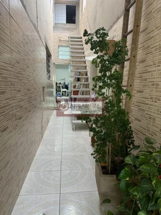 Imagem Assobradado à Venda em Vila São José - 2 Dormitórios, 190m²