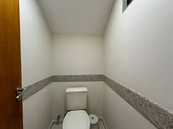 Imagem Sobrado em Rua Comercial Excelente Oportunidade!
