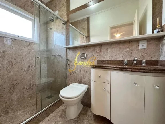 Imagem Excelente sobrado no condominio Lagos com Piscina e 04 suites