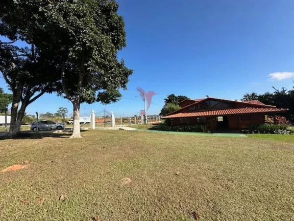 Imagem Vendo Lindíssima Chácara em Águas de São Pedro - SP