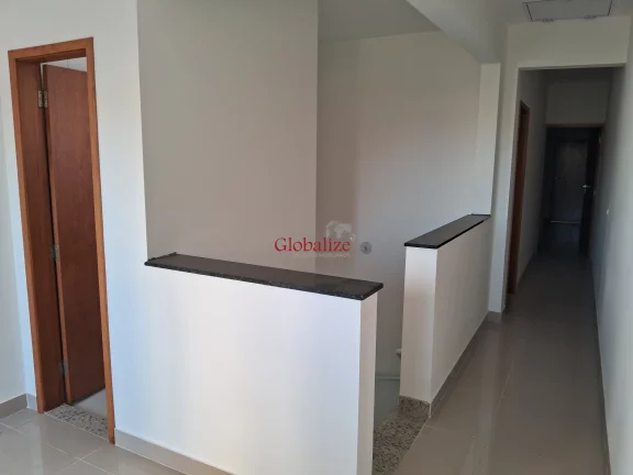 Imagem Belíssima casa alta Duplex em Santos na Ponta da Praia com duas garagens, 3 suítes e churrasqueira a venda por R$ 990.000,00
