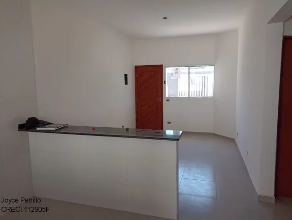 Imagem Vende-se Casa NOVA a 2100m da Praia em Peruíbe.