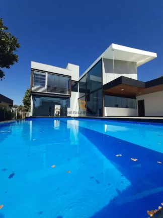 Casa com 03 quartos à venda no condomínio Veredas da Lagoa !!