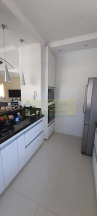 Imagem Luxo e Conforto: Casa de Alto Padrão à Venda no Jardim Britânia, Caraguatatub