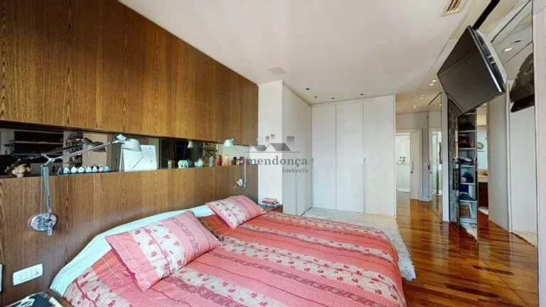 Imagem Apartamento à venda com 3 quartos e 5 vagas em Alto De Pinheiros-SP, 376m²