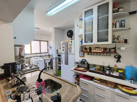 Imagem Imperdível apartamento à venda na Riviera de São Lourenço Módulo 06: 3 quartos, 1 suíte, 2 salas, 1 vaga de garagem!