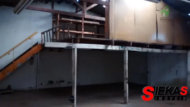 Imagem Galpão Comercial para Venda ou Locação em São Paulo-SP, na Vila Carrao: 1 Sala, 5 Banheiros, 380m² de Área