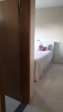 Imagem Apartamento com 2 quartos sendo 1 suíte, sala 2 ambientes com sacada, cozinha planejada, banheiro c...