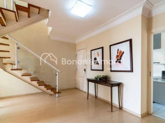 Imagem Apartamento cobertura tríplex, O imóvel possui living para vários ambientes,
 3 quartos, sendo 1 ...