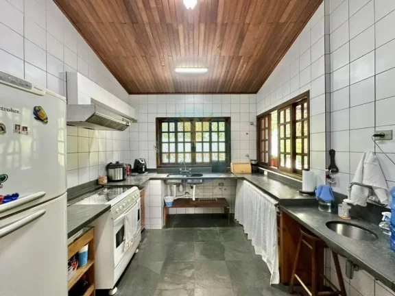Imagem Casa integrada à venda na Granja Viana miolo, 4dorm, 2suítes