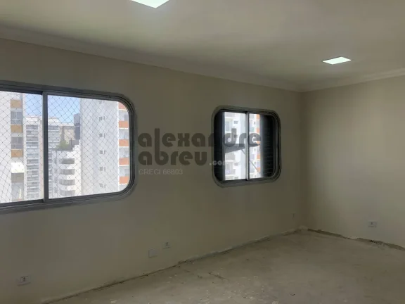 Imagem Apartamento reformado com 2 dormitórios em Moema à venda
