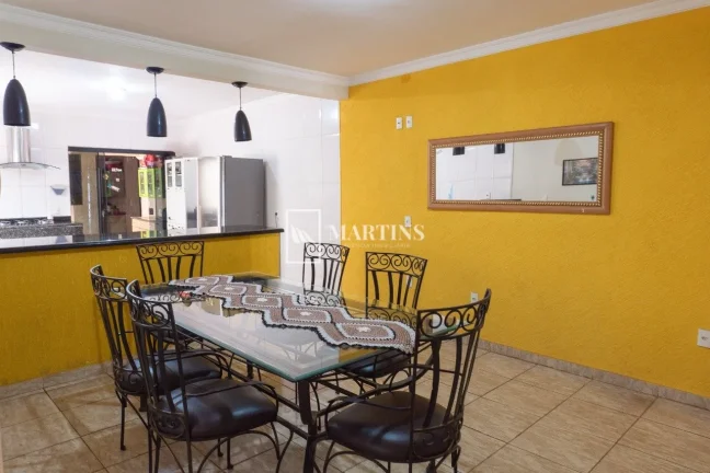 Imagem ? Casa Escriturada no Setor Leste do Gama - Rua Principal!

Excelente oportunidade para moradia ou i...