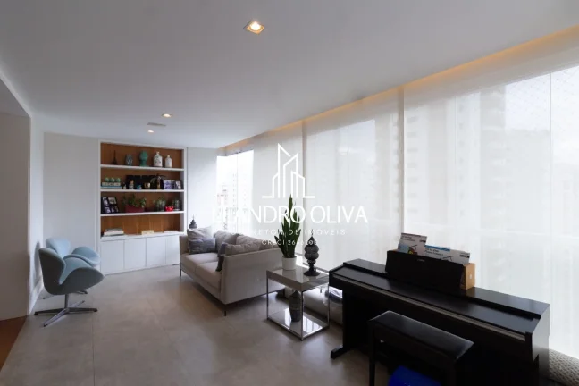 Imagem Condomínio Maison Lalique - Apartamento à venda com 181m², 4 quartos, 3 suites e 3 vagas em Moema