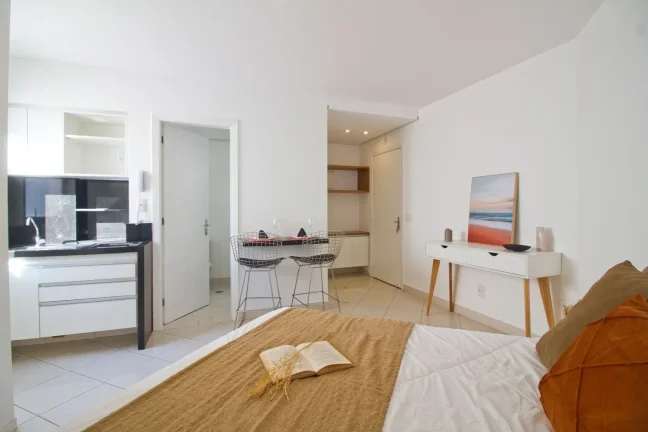 Imagem Apartamento 34M² Reformado, 1Q, 1 Banheiro, 1 Vaga, Varanda, Piscina, Academia, Salão de Festas, Sol da Manhã, Portaria 24h.