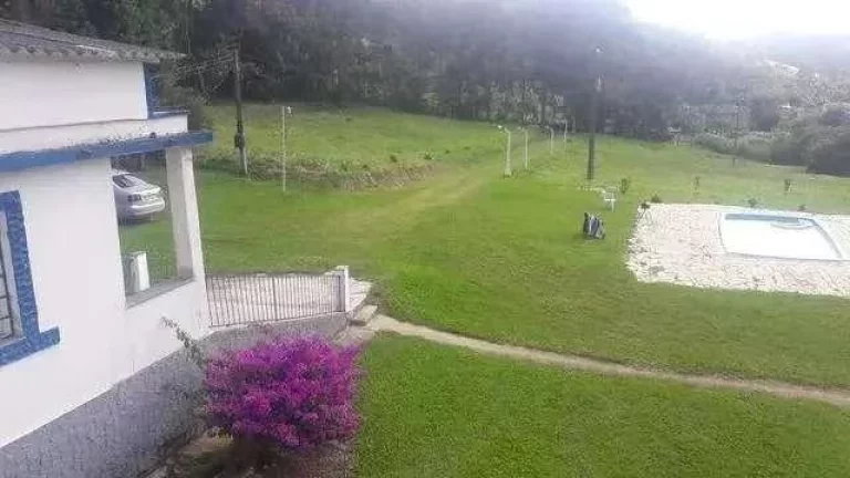 Imagem Oportunidade Única: Sítio de 7,5 Hectares com Três Moradias