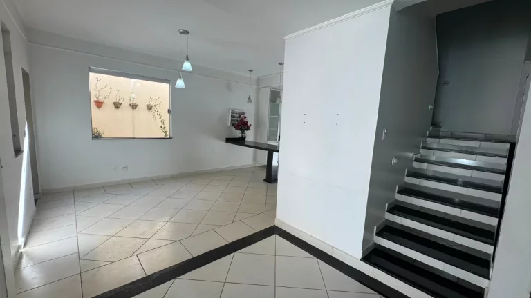 Imagem Casa de vila para venda em Santo Agostinho com 3 quartos, sendo 1 suíte, 232m2