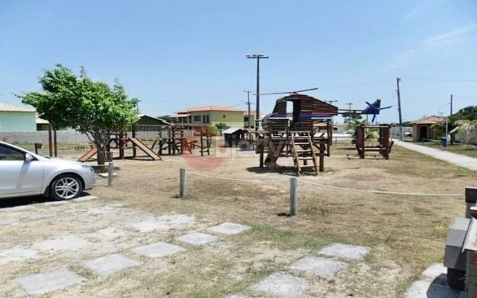Imagem Terreno à venda com 300 m² no Condomínio dos Pássaros em Cabo Frio/RJ