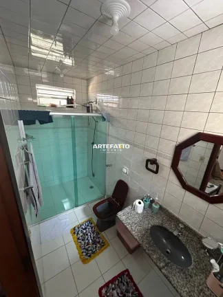 Imagem Excelente casa com ponto comercial a pouco metros do metrô