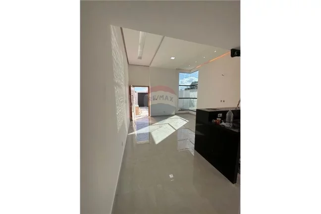 Imagem Uma casa belíssima em uma localização espetacular PRÓXIMO A PRAIA