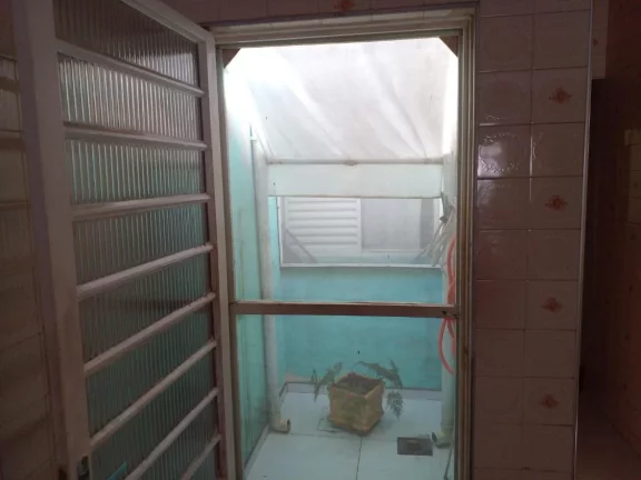 Imagem Casa com 2 dormitórios e garagem em Lorena - SP